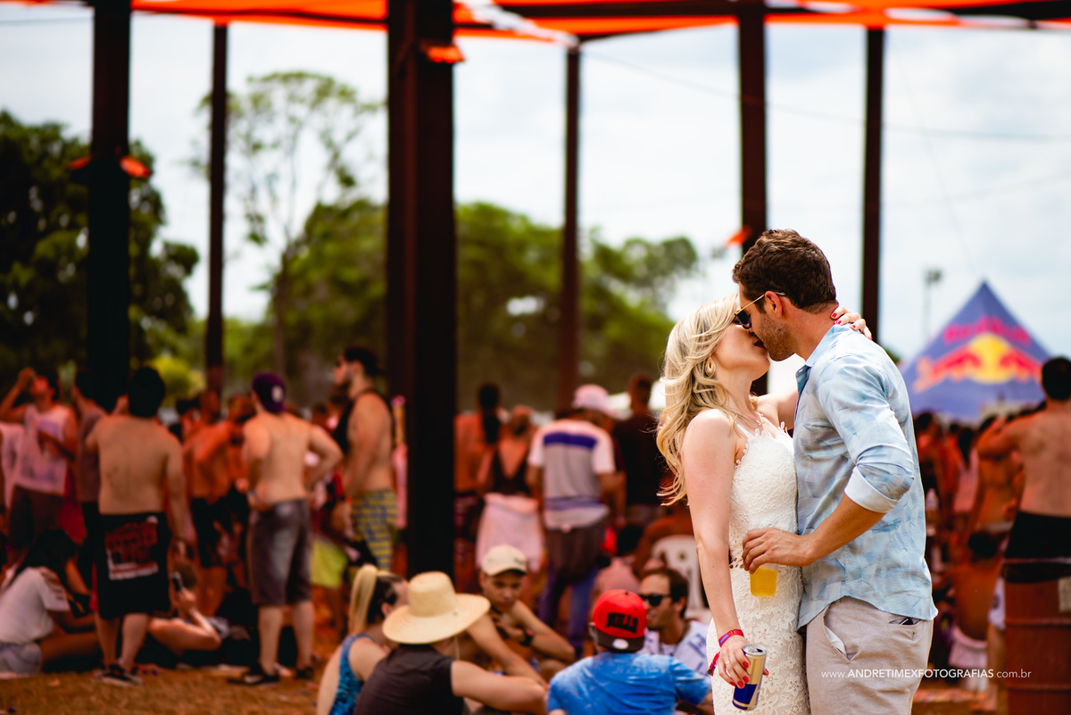 Ensaio casamento. Fotografia de casamento. Out Bauru. Rave Out. Fotografia Bauru. Wedding. Casamentos. Ensaio casal. Pre wedding. Bauru. Sao Paulo raves. Noiva. Noivo. Inspiração casamento.