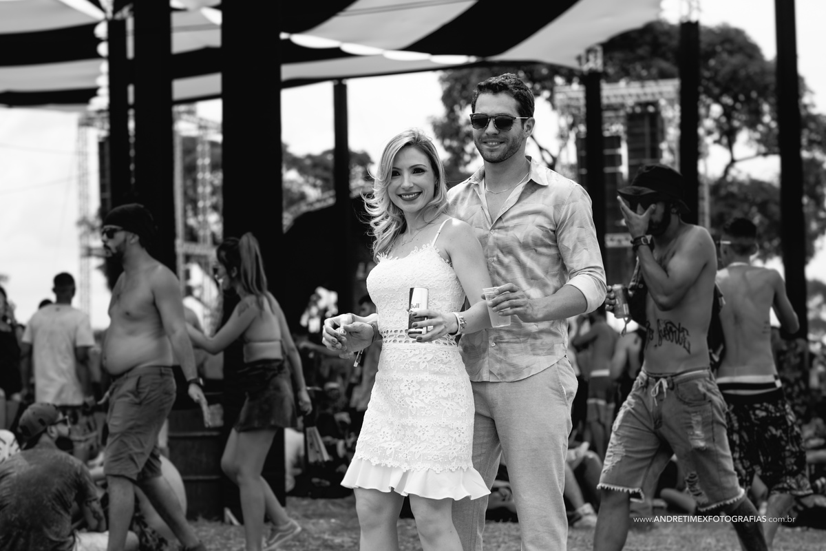 Ensaio casamento. Fotografia de casamento. Out Bauru. Rave Out. Fotografia Bauru. Wedding. Casamentos. Ensaio casal. Pre wedding. Bauru. Sao Paulo raves. Noiva. Noivo. Inspiração casamento.