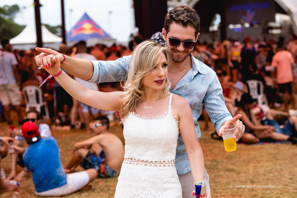Ensaio casamento. Fotografia de casamento. Out Bauru. Rave Out. Fotografia Bauru. Wedding. Casamentos. Ensaio casal. Pre wedding. Bauru. Sao Paulo raves. Noiva. Noivo. Inspiração casamento.