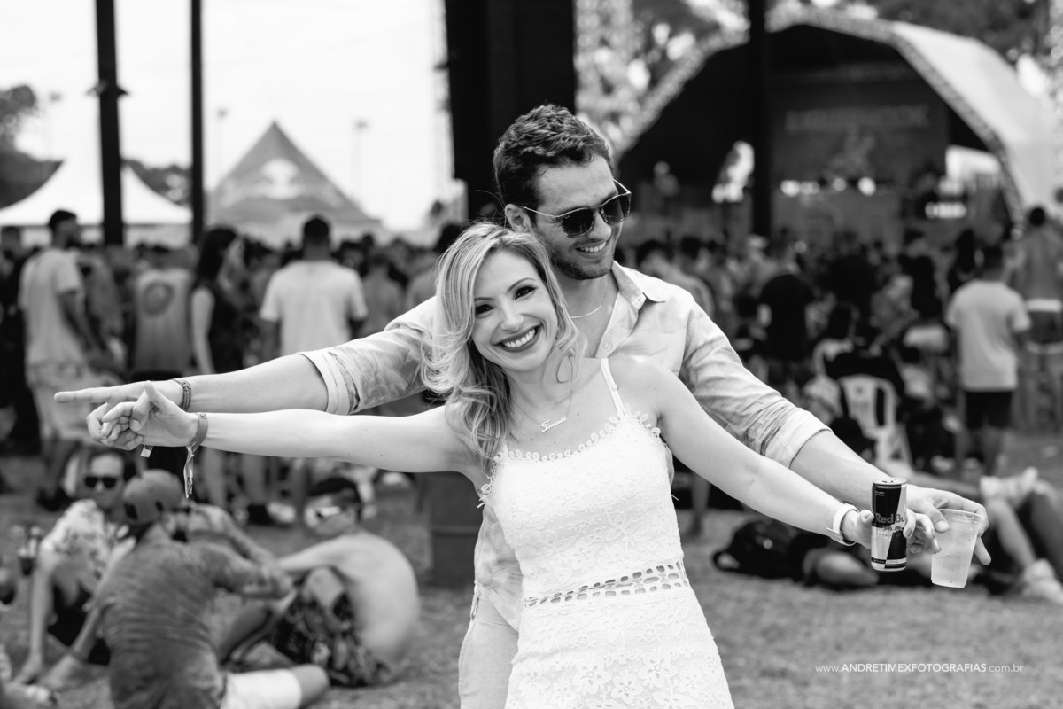 Ensaio casamento. Fotografia de casamento. Out Bauru. Rave Out. Fotografia Bauru. Wedding. Casamentos. Ensaio casal. Pre wedding. Bauru. Sao Paulo raves. Noiva. Noivo. Inspiração casamento.