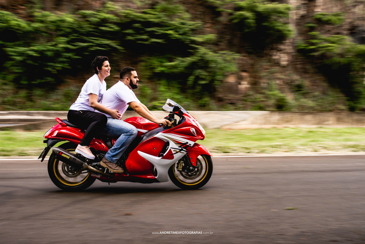 ensaio de casal . pre wedding . horto bauru . andre timex fotografia . ensaio de moto . wedding . casamento. bauru .casamento em bauru. brotas ensaio .ensaio igreja matriz jau. fotografia de casamento . wedding brasil