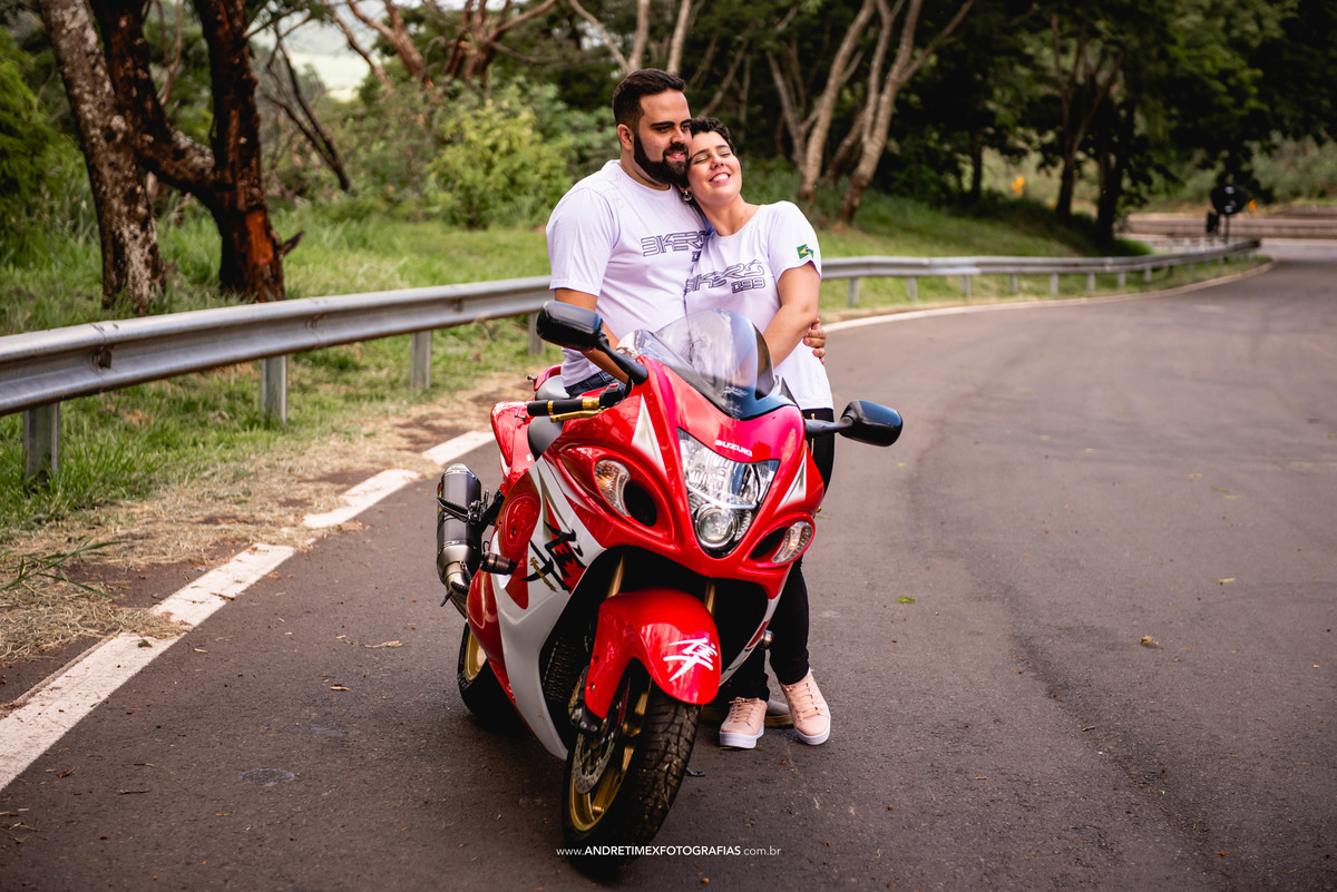 ensaio de casal . pre wedding . horto bauru . andre timex fotografia . ensaio de moto . wedding . casamento. bauru .casamento em bauru. brotas ensaio .ensaio igreja matriz jau. fotografia de casamento . wedding brasil