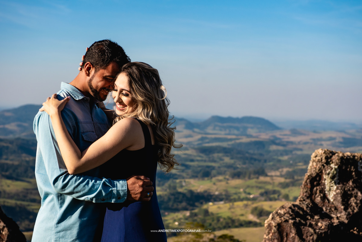 ensaio de casamento . pre wedding . pre ensaio . ensaio de casal . padrinho-sp . fotografia de casamento. ensaio em Botucatu. Cuesta de Botucatu. ensaio na serra.  os melhores fotógrafos de casamento.