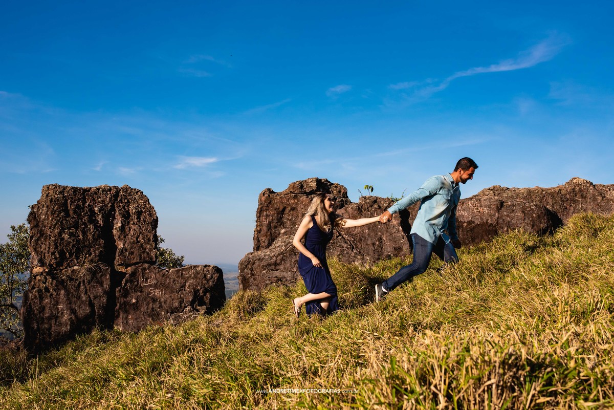 ensaio de casamento . pre wedding . pre ensaio . ensaio de casal . padrinho-sp . fotografia de casamento. ensaio em Botucatu. Cuesta de Botucatu. ensaio na serra.  os melhores fotógrafos de casamento.