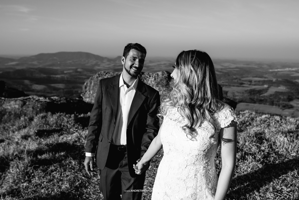 ensaio de casamento . pre wedding . pre ensaio . ensaio de casal . padrinho-sp . fotografia de casamento. ensaio em Botucatu. Cuesta de Botucatu. ensaio na serra.  os melhores fotógrafos de casamento.