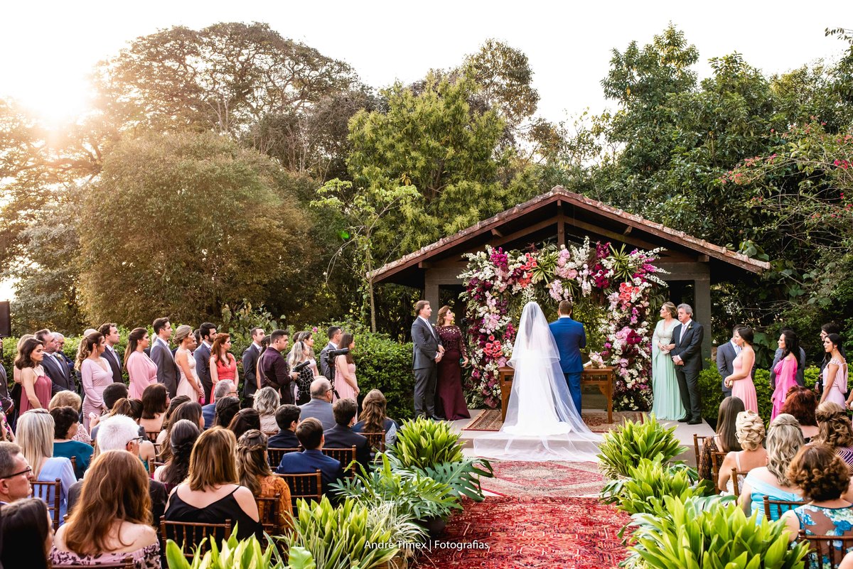 Tais Puntel - Constance Zahn - dia da noiva - vestido de noiva - fotografia de casamento - Fazenda dona Catarina - penteado de noiva  - wedding day - casamento no campo - casamento na fazenda - casamento de dia - Andre timex 