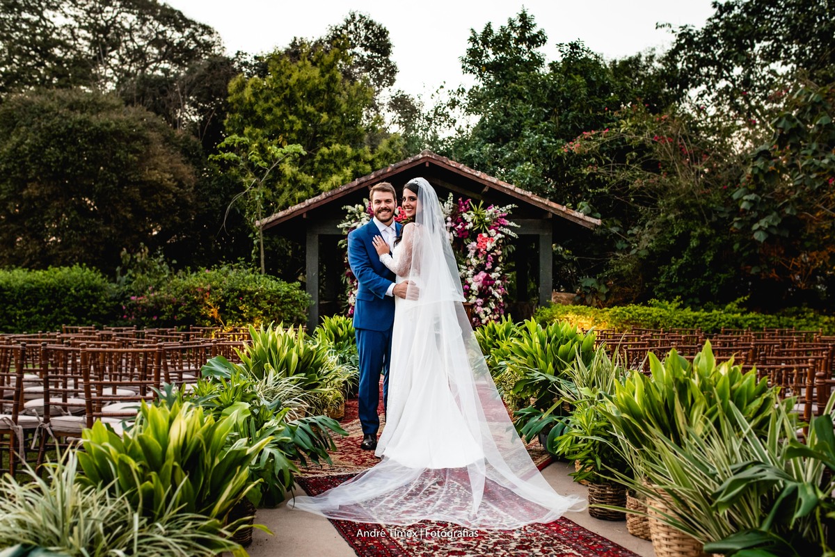 Tais Puntel - Constance Zahn - dia da noiva - vestido de noiva - fotografia de casamento - Fazenda dona Catarina - penteado de noiva  - wedding day - casamento no campo - casamento na fazenda - casamento de dia - Andre timex 