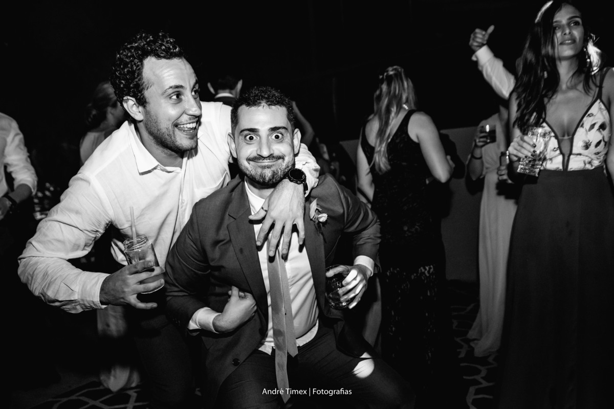 Tais Puntel - Constance Zahn - dia da noiva - vestido de noiva - fotografia de casamento - Fazenda dona Catarina - penteado de noiva  - wedding day - casamento no campo - casamento na fazenda - casamento de dia - festa de casamento - Andre timex 