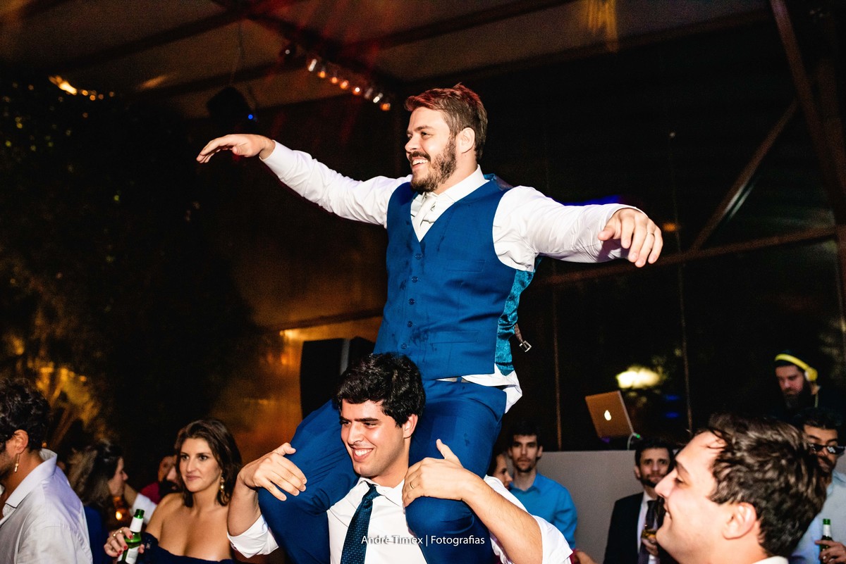 Tais Puntel - Constance Zahn - dia da noiva - vestido de noiva - fotografia de casamento - Fazenda dona Catarina - penteado de noiva  - wedding day - casamento no campo - casamento na fazenda - casamento de dia - festa de casamento - Andre timex 