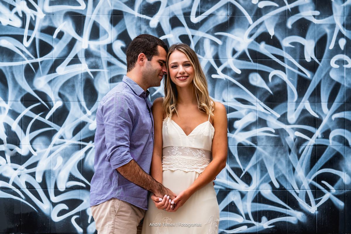 ensaio de casal. Av Paulista. ensaio em São Paulo. fotografia de casamento. Fotógrafo Bauru. Fotografia em Sao paulo. pré wedding.Beco do Batman