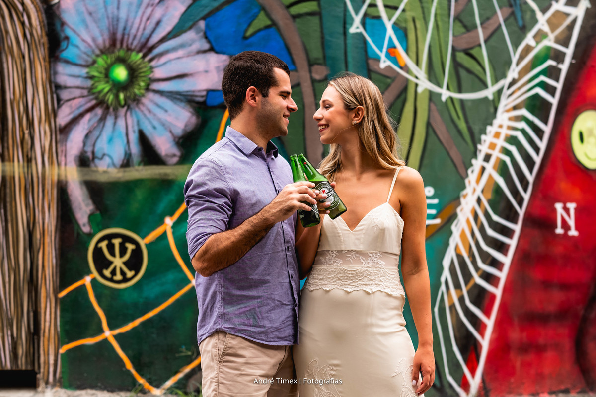 ensaio de casal. Av Paulista. ensaio em São Paulo. fotografia de casamento. Fotógrafo Bauru. Fotografia em Sao paulo. pré wedding.Beco do Batman