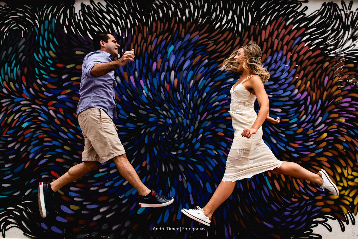 ensaio de casal. Av Paulista. ensaio em São Paulo. fotografia de casamento. Fotógrafo Bauru. Fotografia em Sao paulo. pré wedding.Beco do Batman