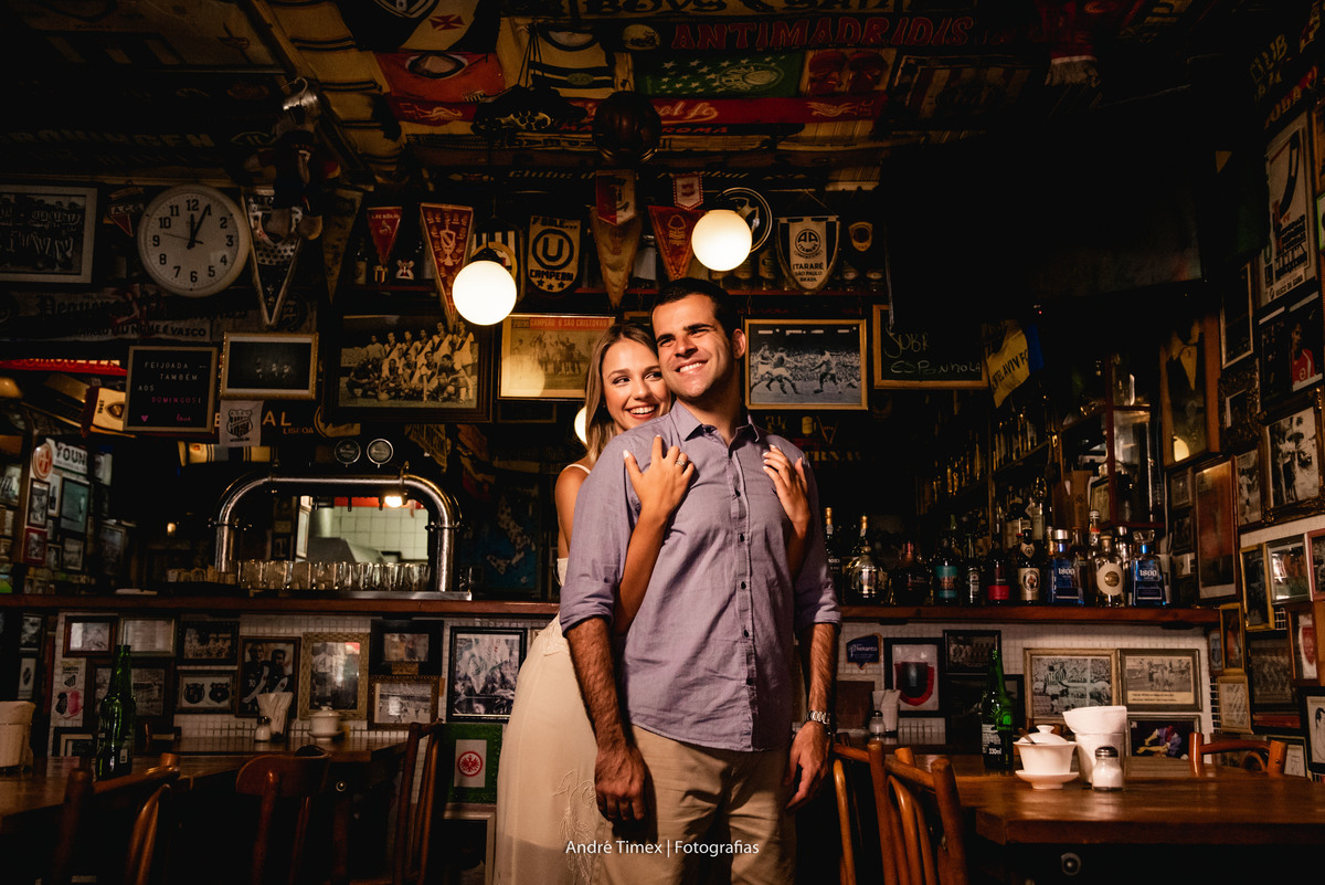 ensaio de casal. Av Paulista. ensaio em São Paulo. fotografia de casamento. Fotógrafo Bauru. Fotografia em Sao paulo. pré wedding.Vila madalena