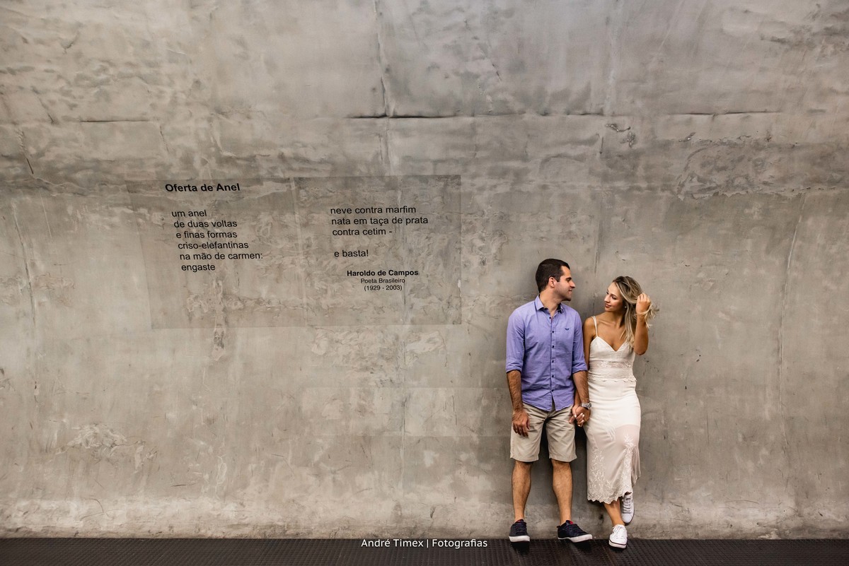 ensaio de casal. Av Paulista. ensaio em São Paulo. fotografia de casamento. Fotógrafo Bauru. Fotografia em Sao paulo. pré wedding. Metro-sp. Ensaio no metro