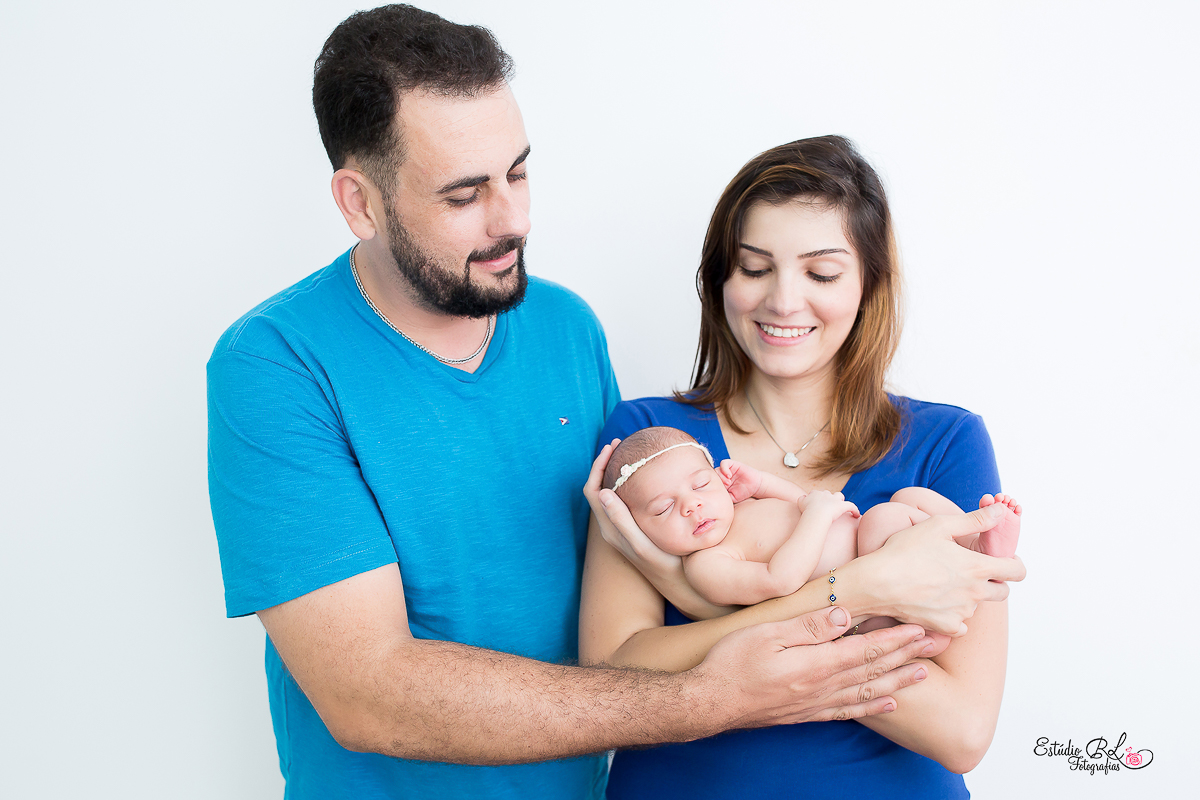 Os papais estão babando na pequena Larissa