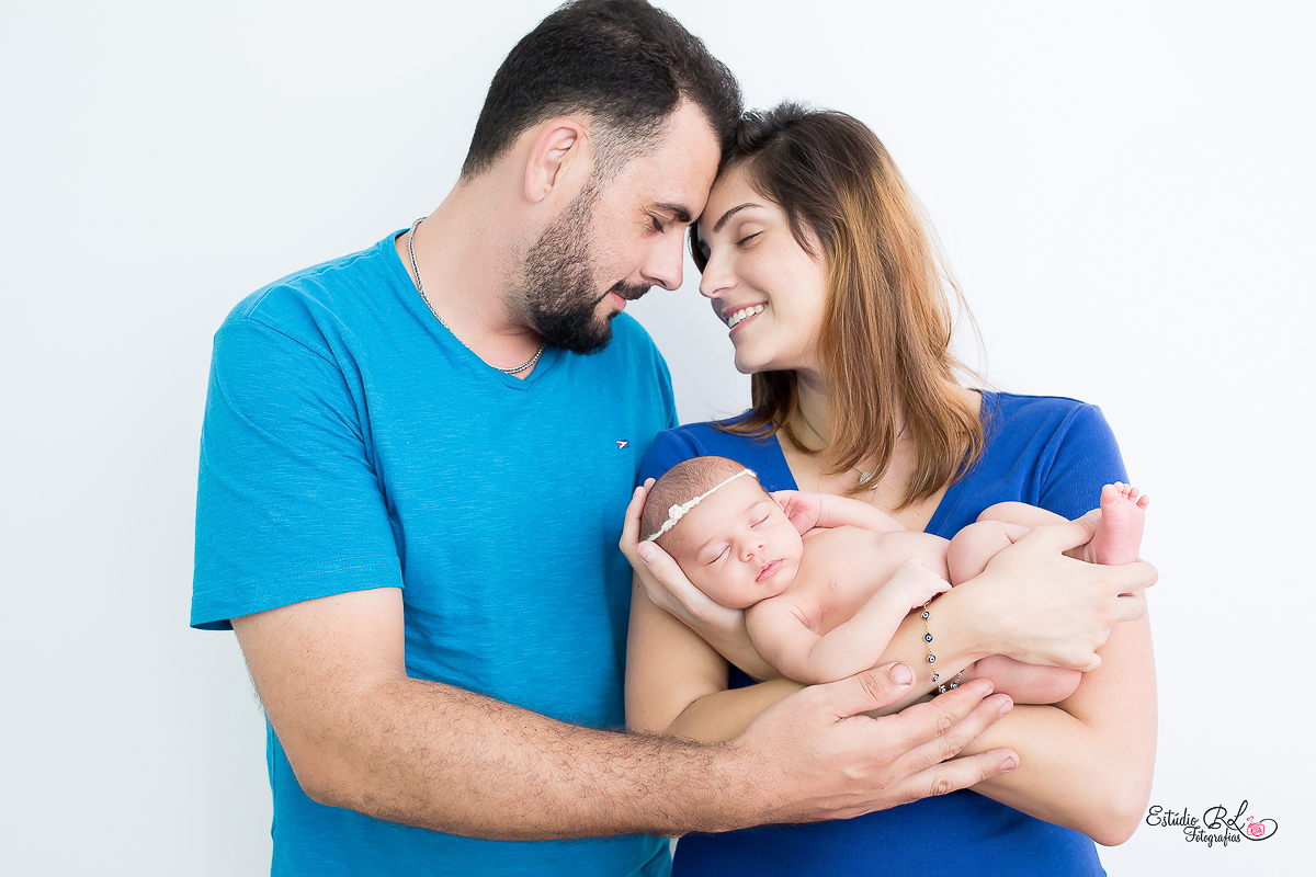 Os papais estão babando na pequena Larissa