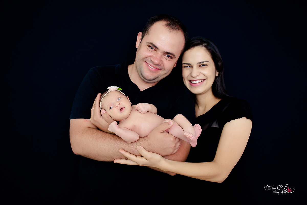 Papai e mamãe participando também da sessão de fotos da Manuela