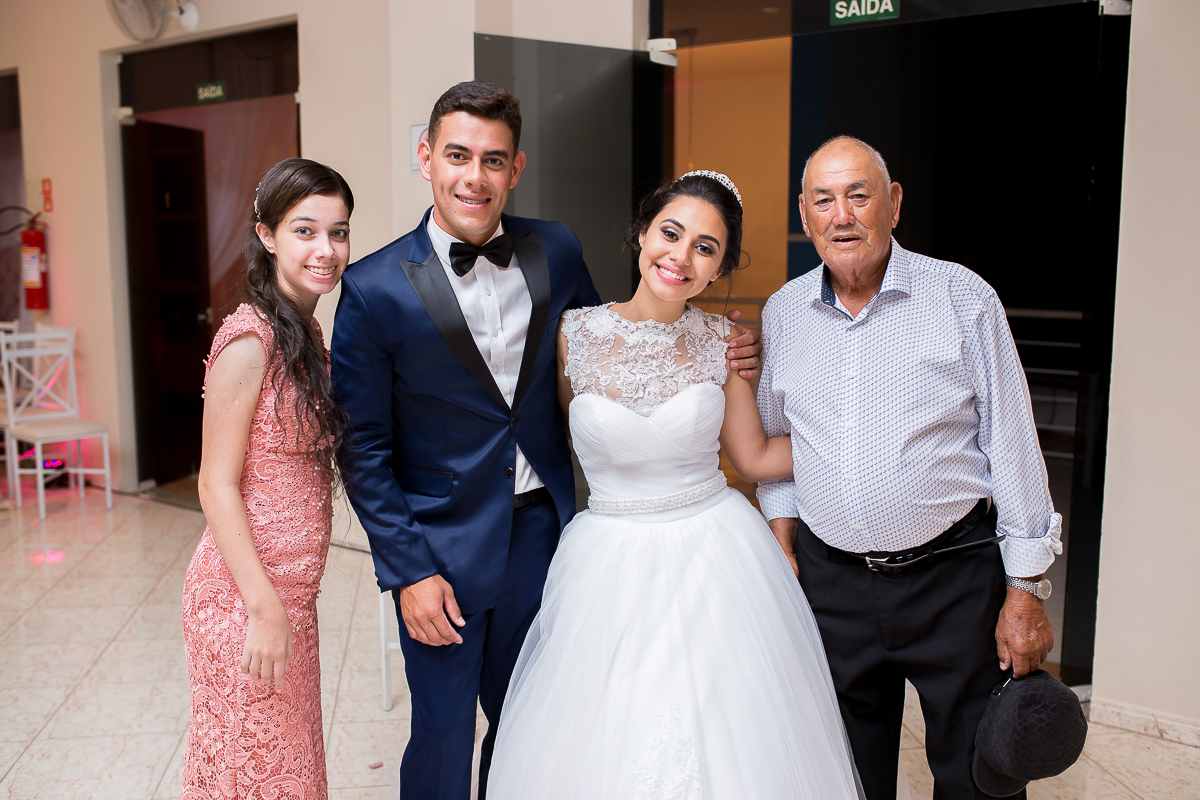 Noivos com avós