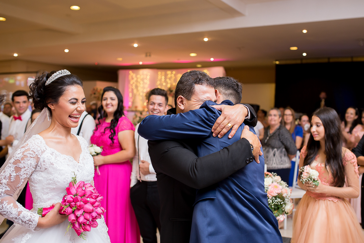 Emoção na entrega da noiva