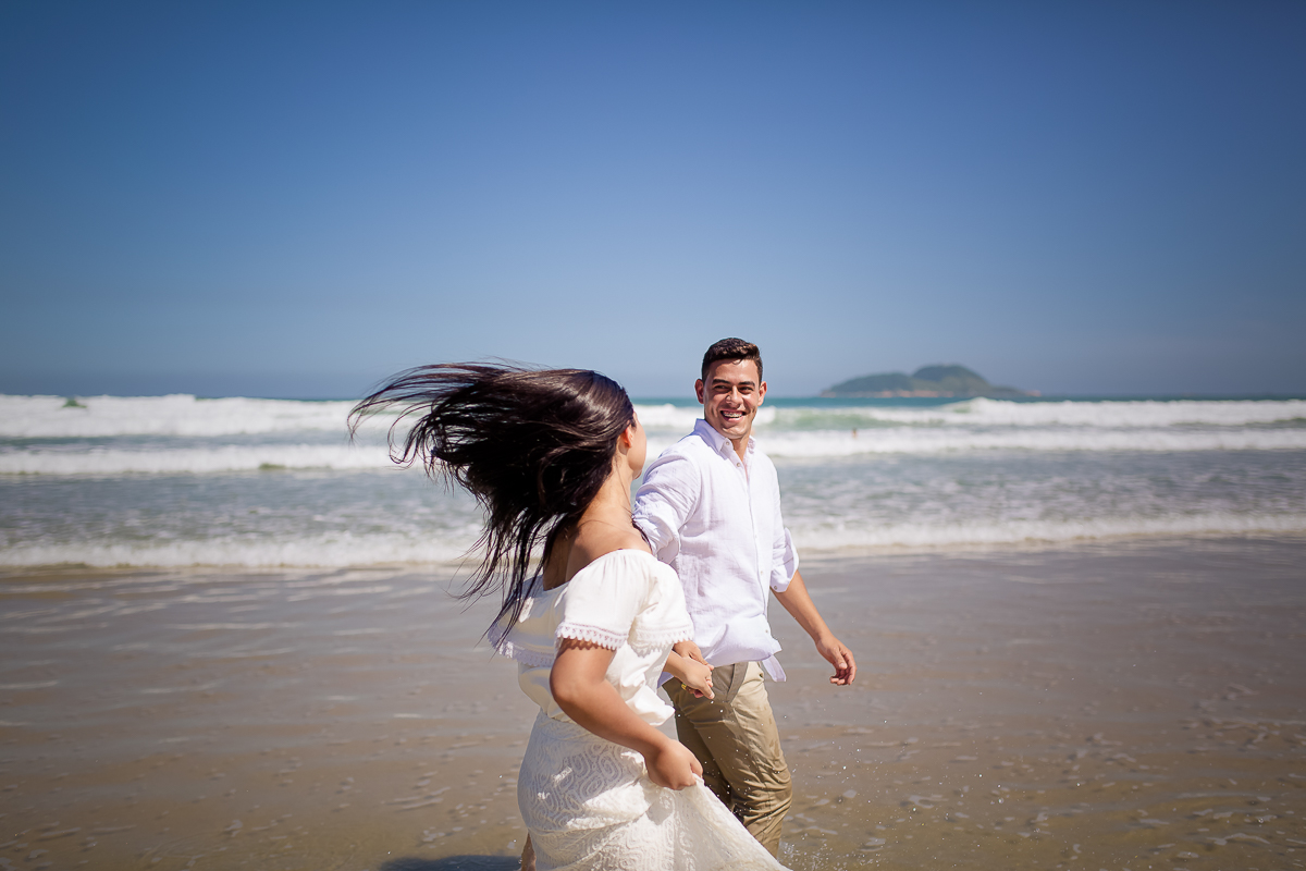 Pré Wedding Rebecca e Tiago, na praia do guaruja