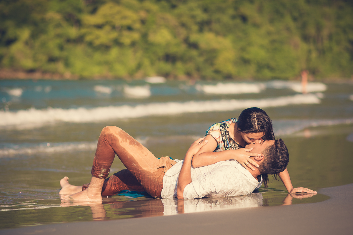 Pré Wedding Rebecca e Tiago, na praia do guaruja