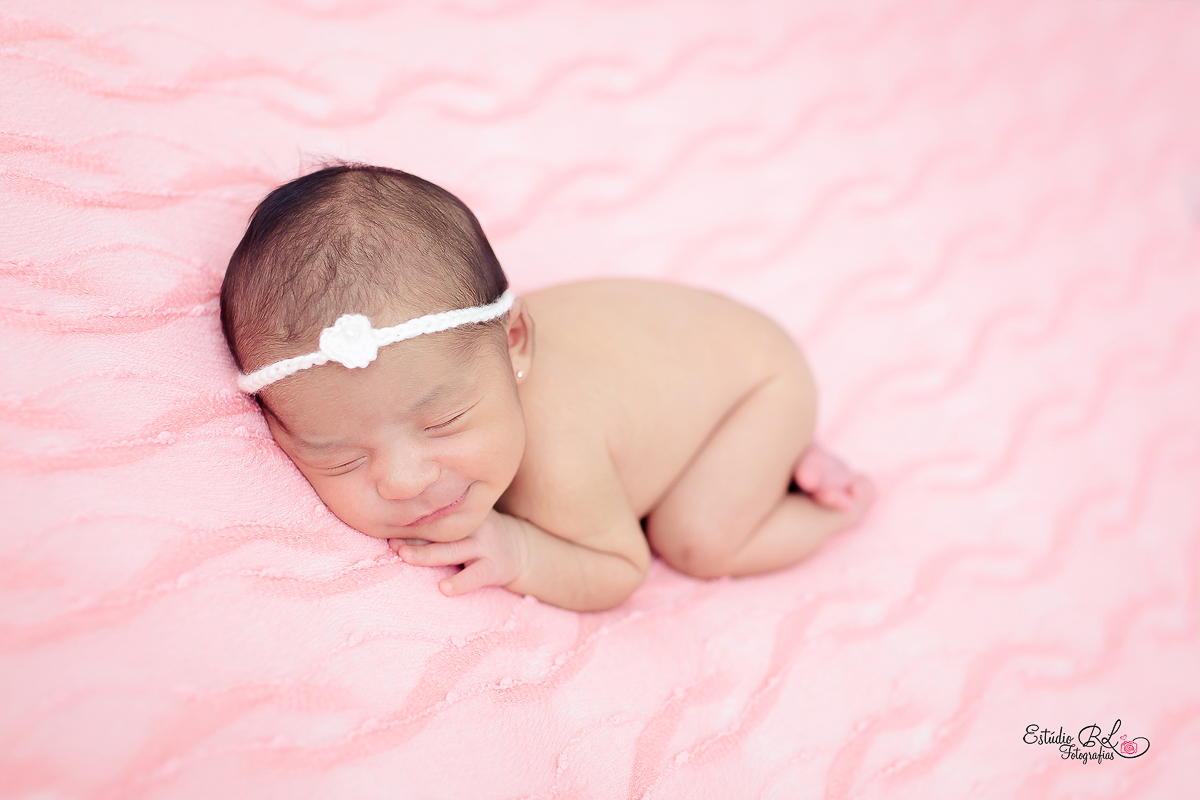 Ensaio newborn no puff da paloma shell