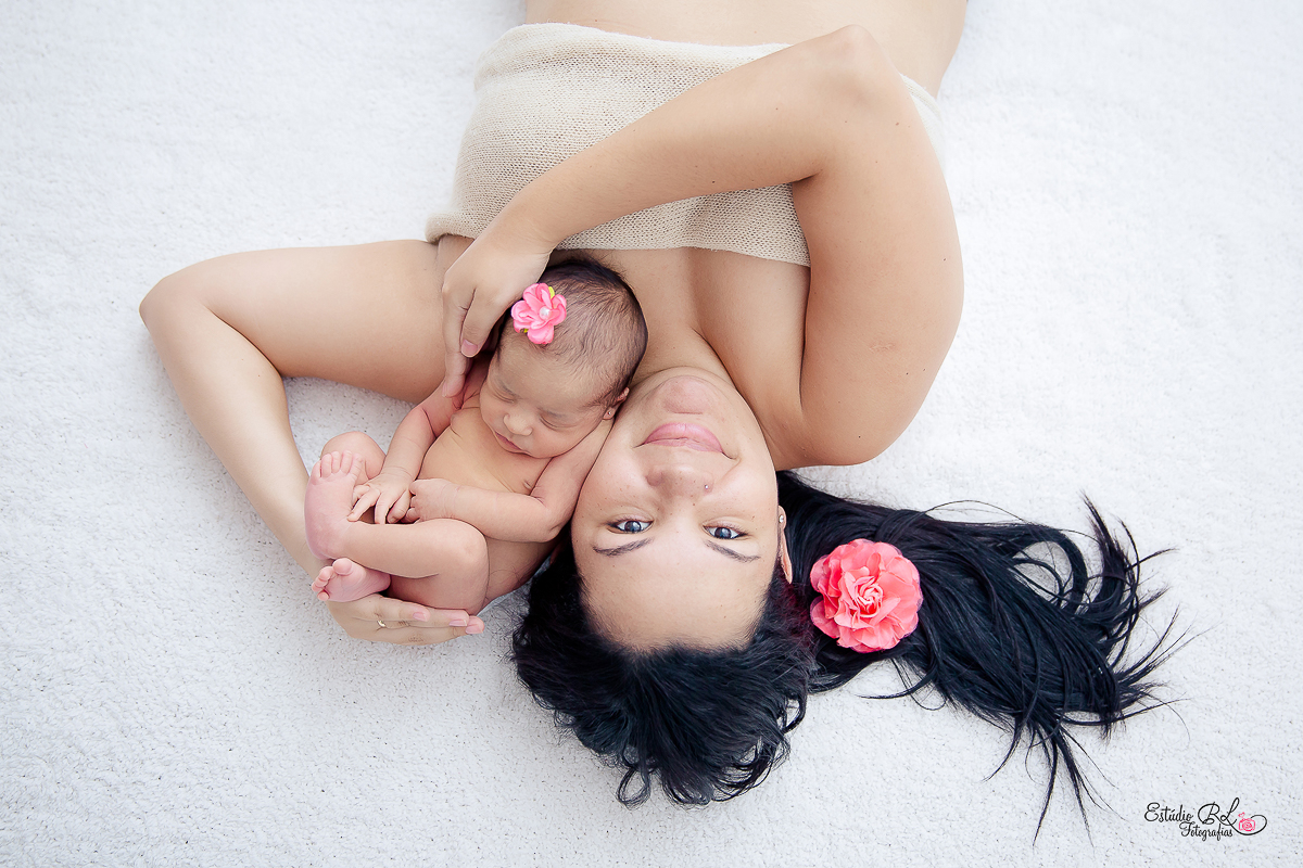 Mamãe posando com a filha Emannuelly