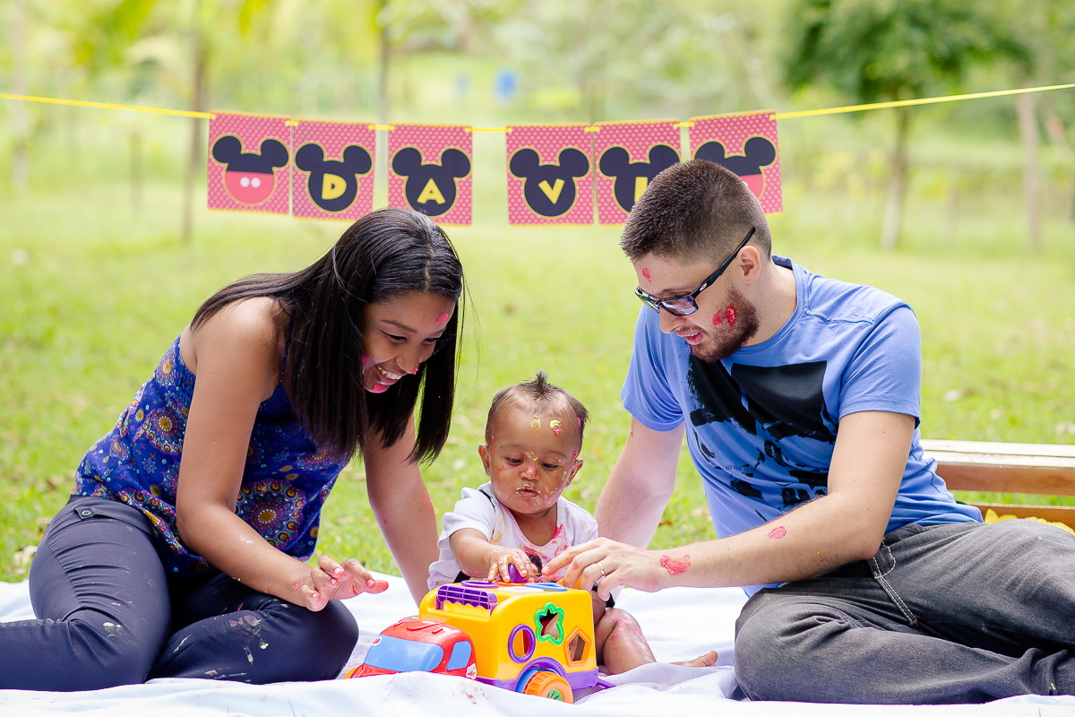 Papai e mamãe participando do ensaio do Davi