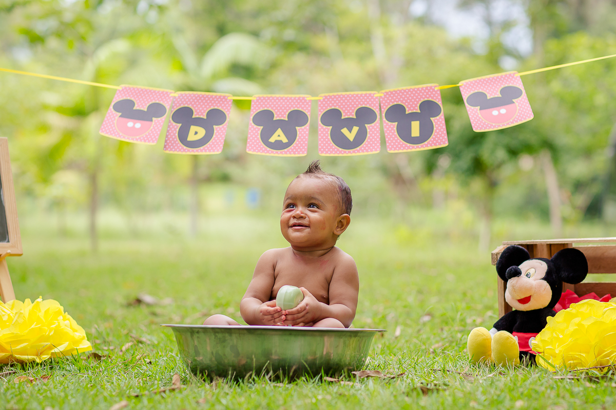 Um bom banho depois do ensaio smash the cake