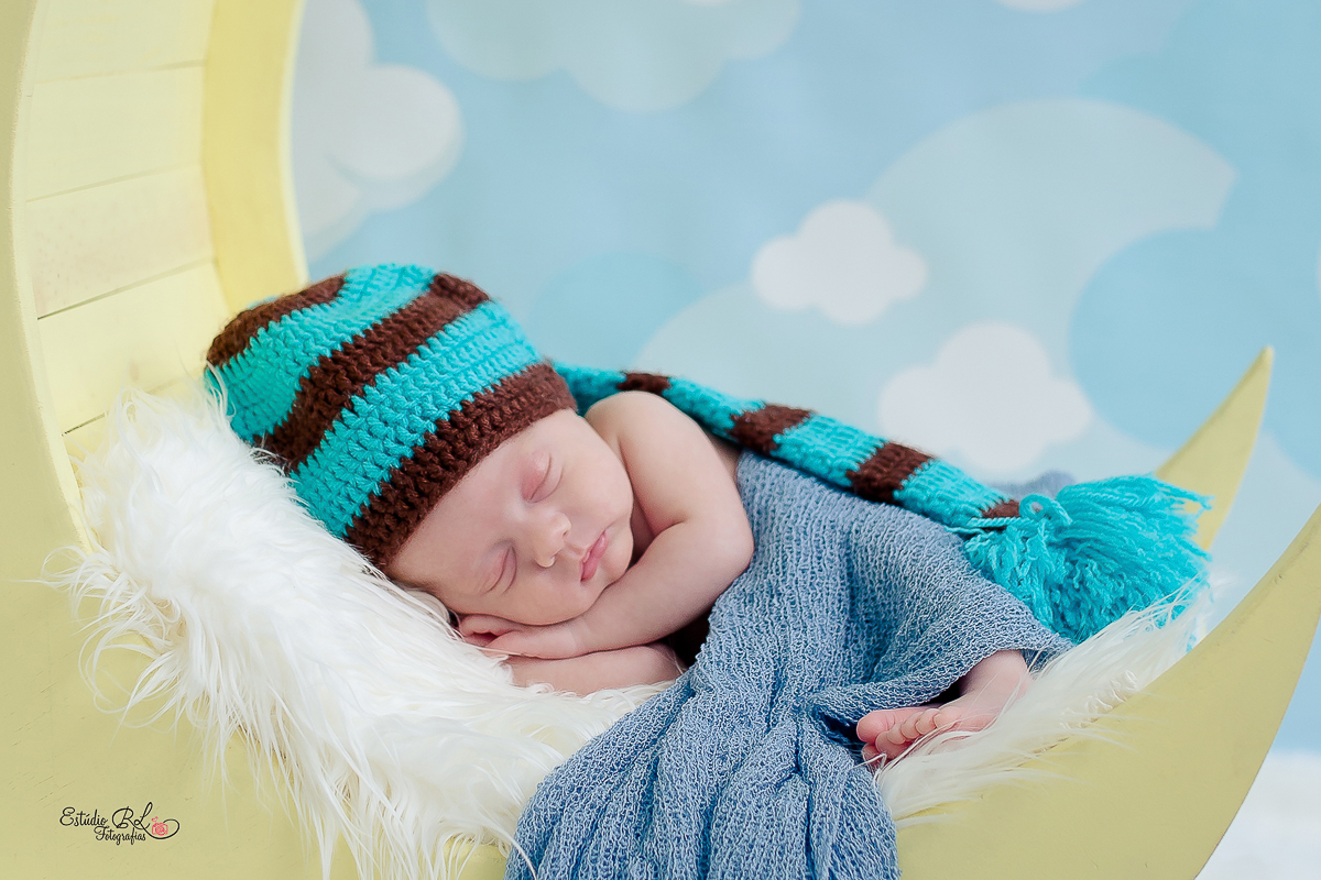 Ensaio recém nascido, newborn com tema da lua