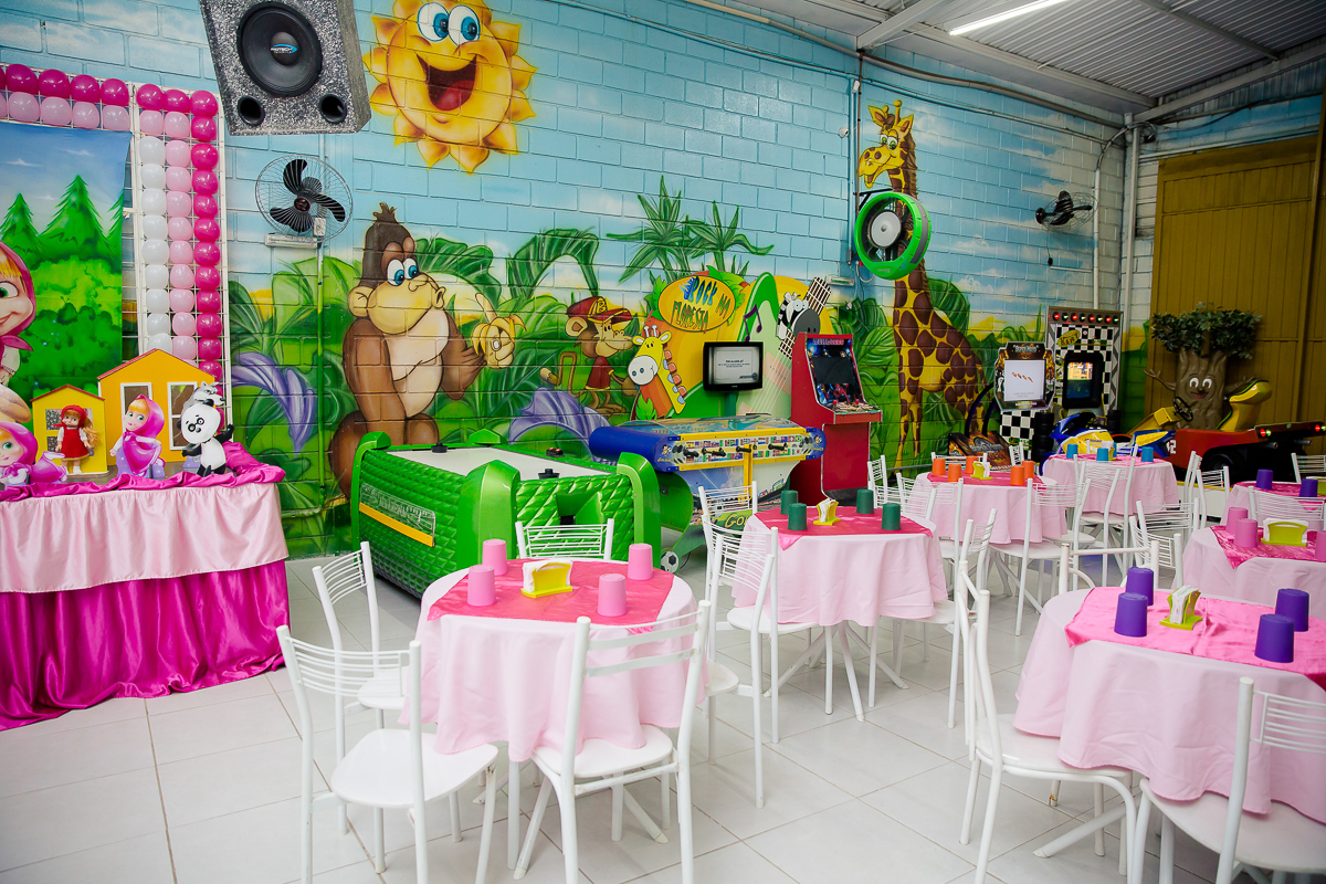 Aniversário de 6 aninho da Larissa nos Buffet na Floresta