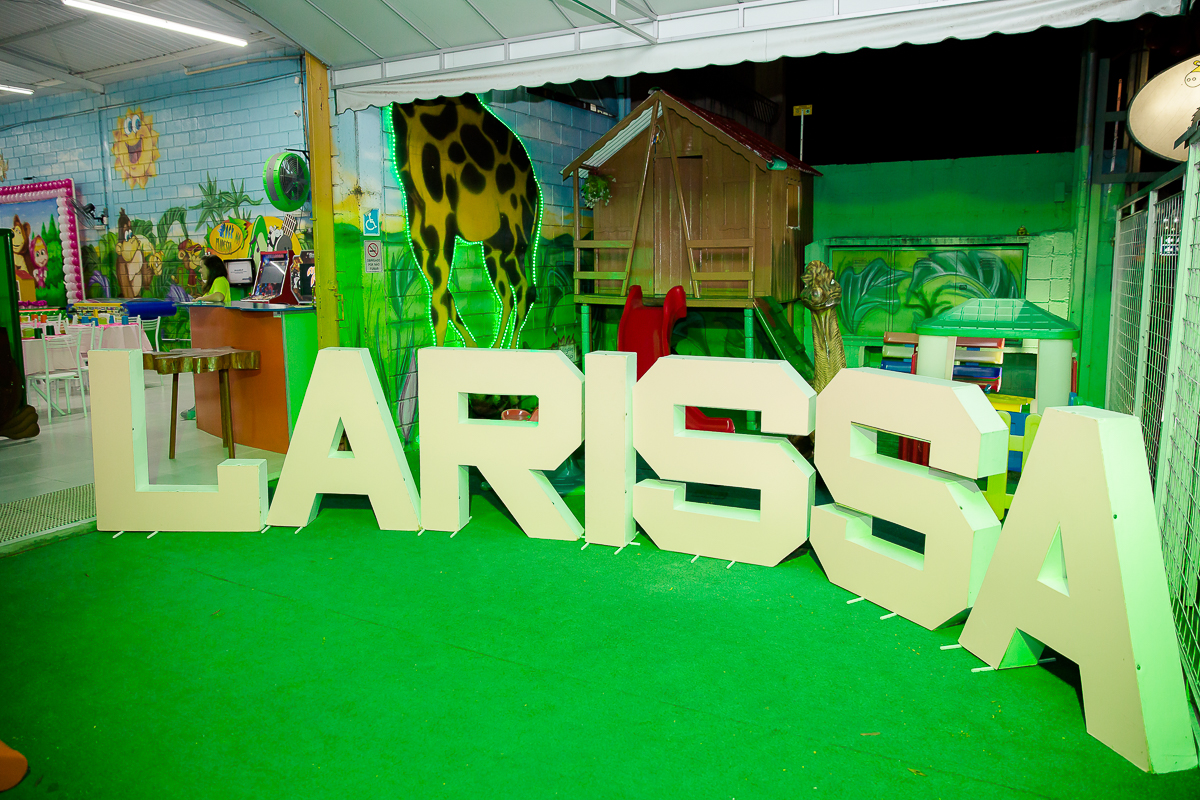 Aniversário de 6 aninho da Larissa nos Buffet na Floresta