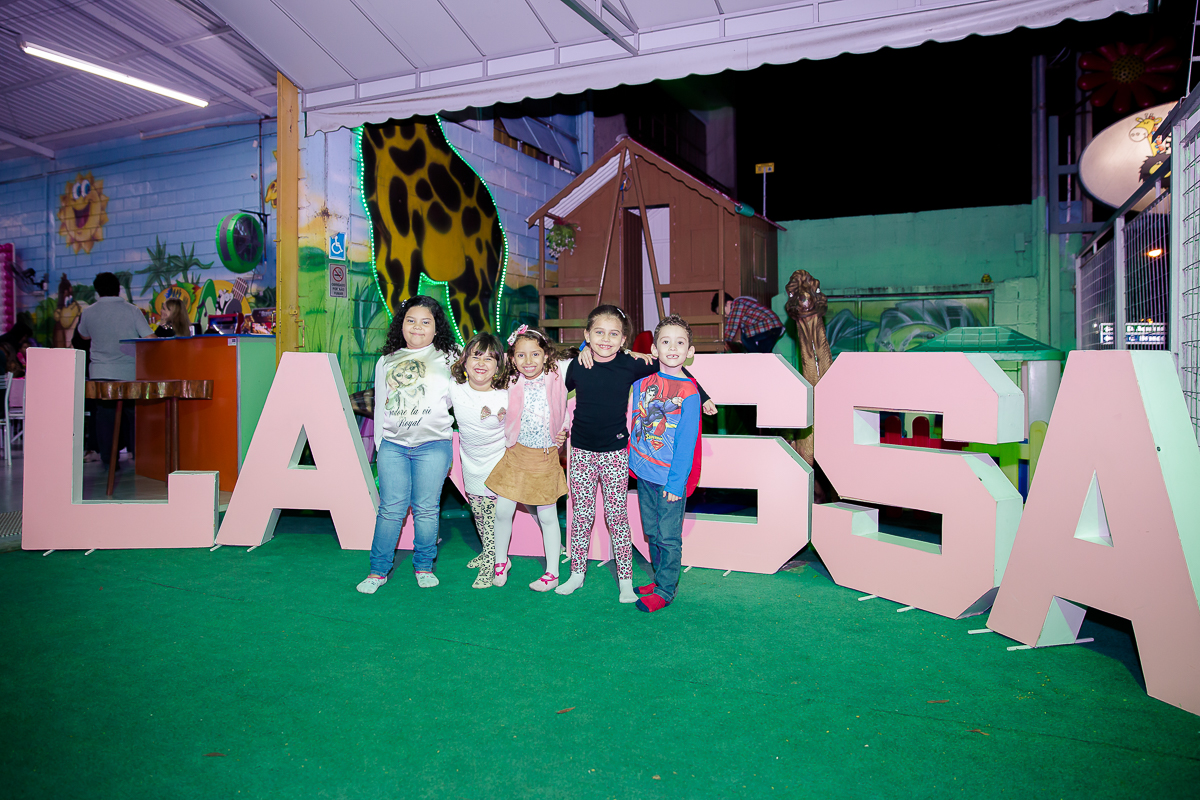 Aniversário de 6 aninho da Larissa nos Buffet na Floresta