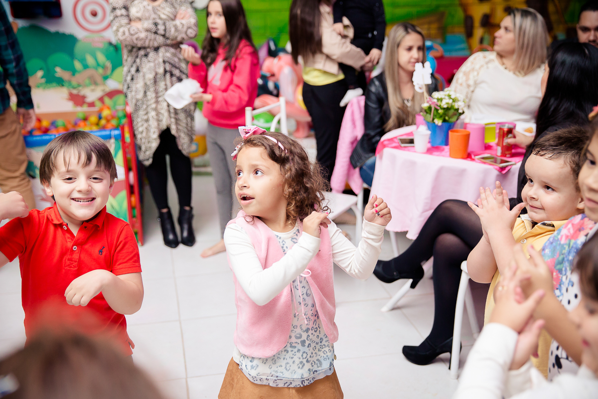 Aniversário de 6 aninho da Larissa nos Buffet na Floresta