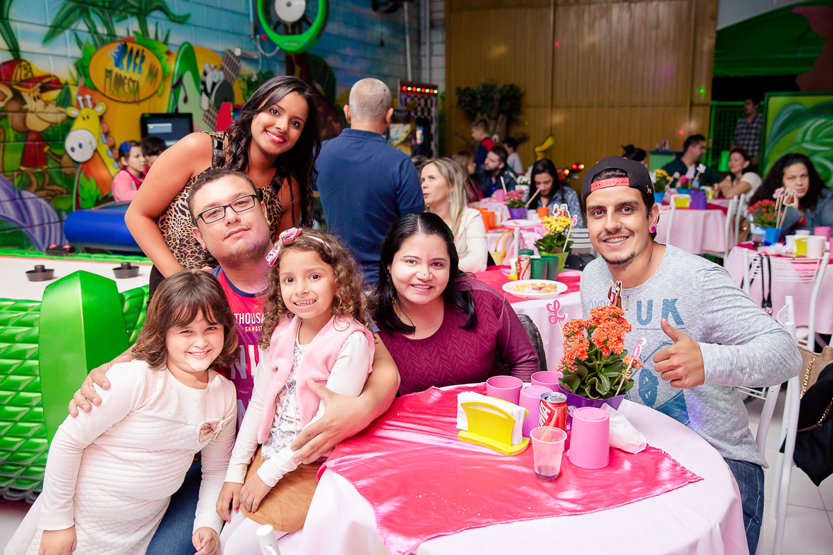 Aniversário de 6 aninho da Larissa nos Buffet na Floresta