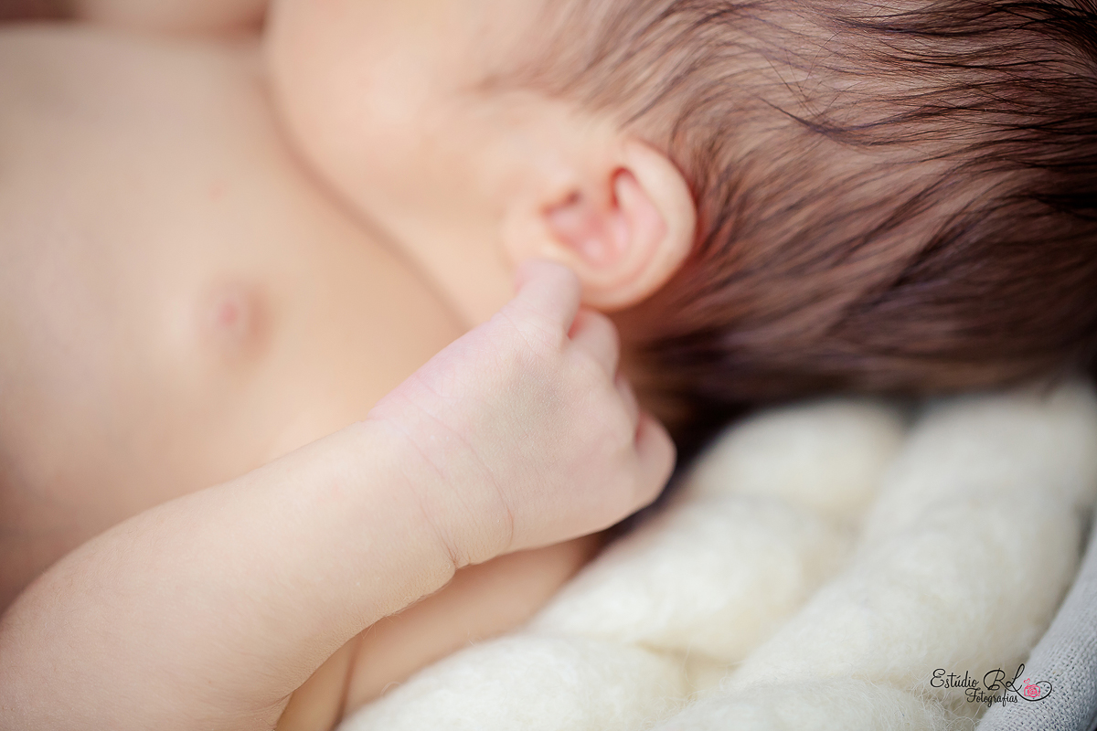 Ensaio recém nascido (newborn) detalhes mãozinhas