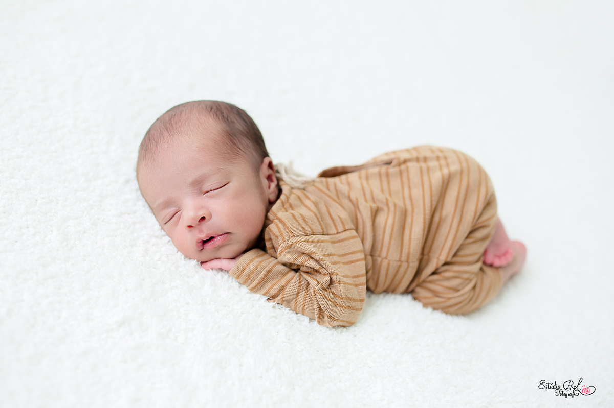 Newborn Thomas recém nascido