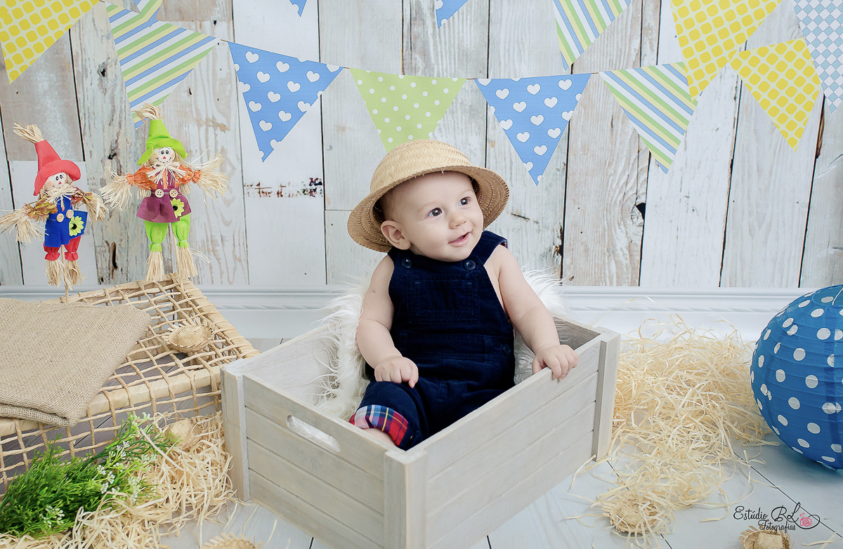 A sessão de 4 meses do Davi Macool foi em clima de festa junina!!!