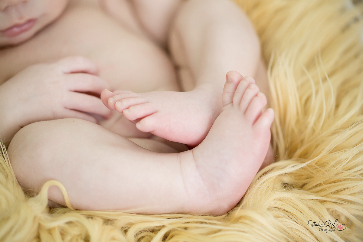 ensaio newborn do Kauã pezinho lindo