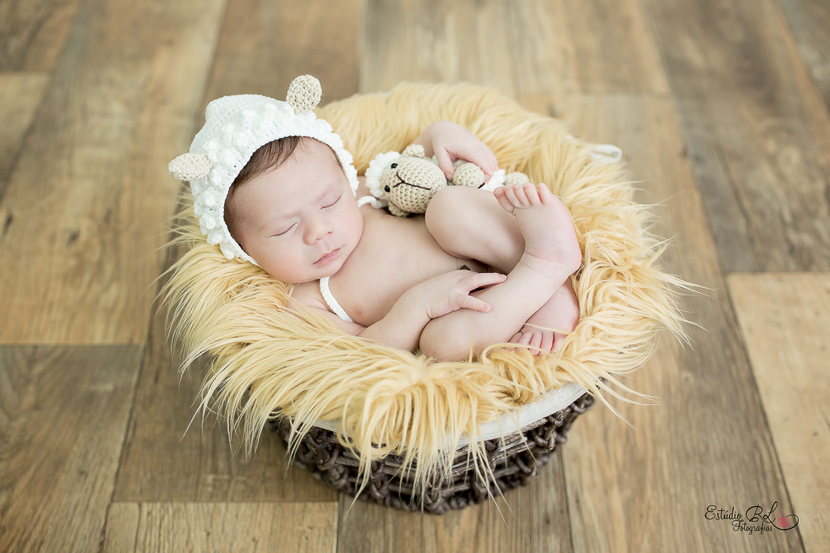 ensaio newborn do Kauã ovelhinha