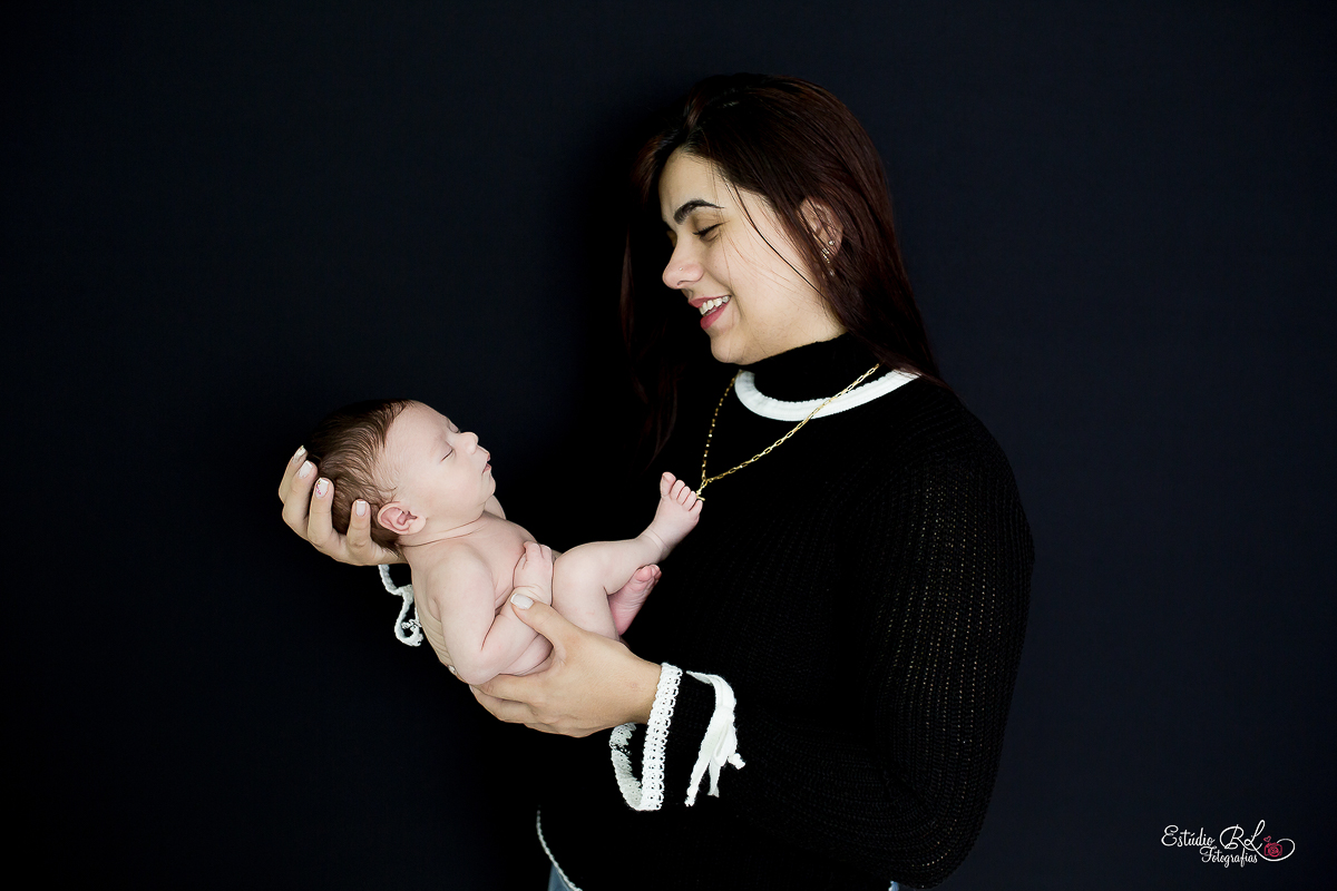 ensaio newborn do Kauã com a mamãe