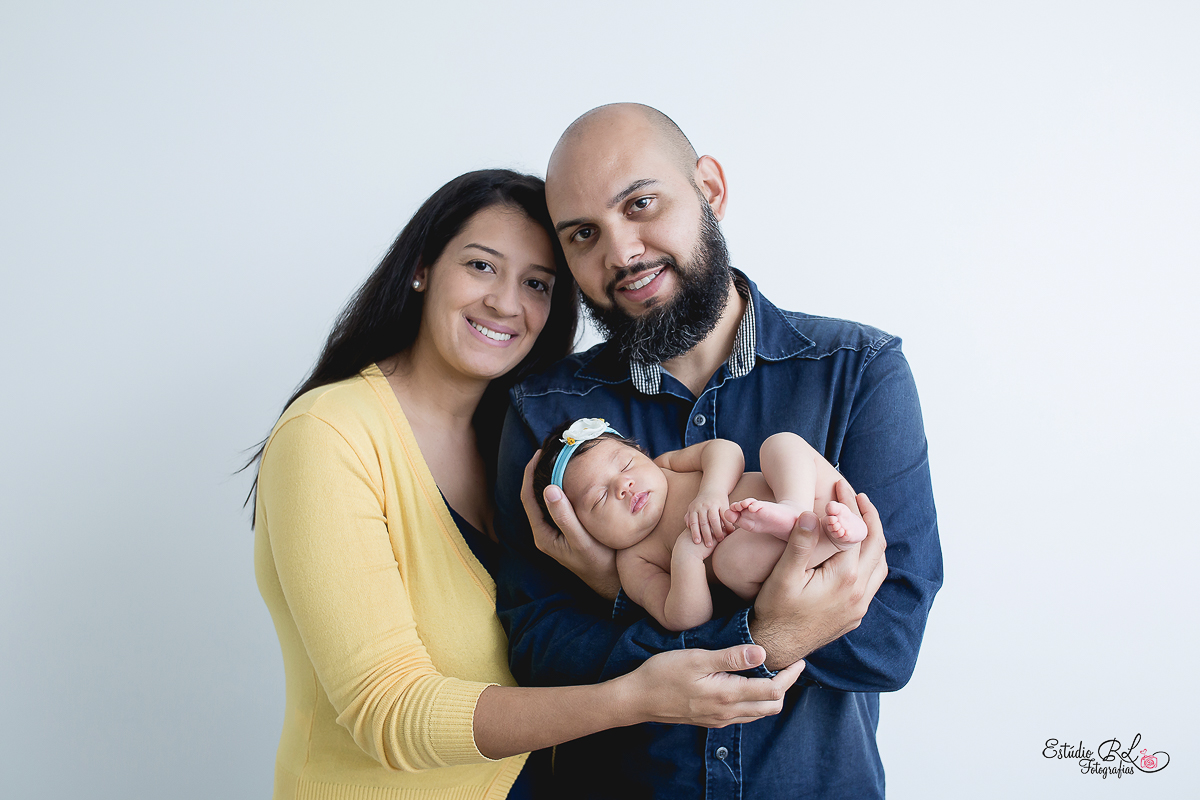 Ensaio newborn Ellis 23 dias com o papai e a mamãe