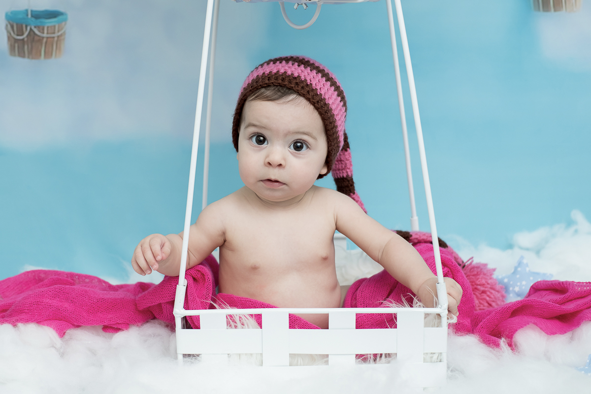 Helena voltou em nosso estúdio, agora com seus 6 meses para sua sessão de acompanhamento... Depois de voar de balão curtiu o nosso arraia!  É Fofura demais da conta sô!!