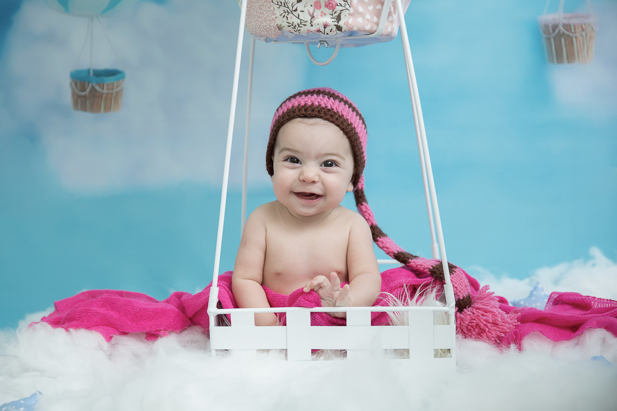 Helena voltou em nosso estúdio, agora com seus 6 meses para sua sessão de acompanhamento... Depois de voar de balão curtiu o nosso arraia!  É Fofura demais da conta sô!!
