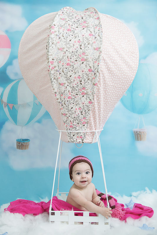 Helena voltou em nosso estúdio, agora com seus 6 meses para sua sessão de acompanhamento... Depois de voar de balão curtiu o nosso arraia!  É Fofura demais da conta sô!!