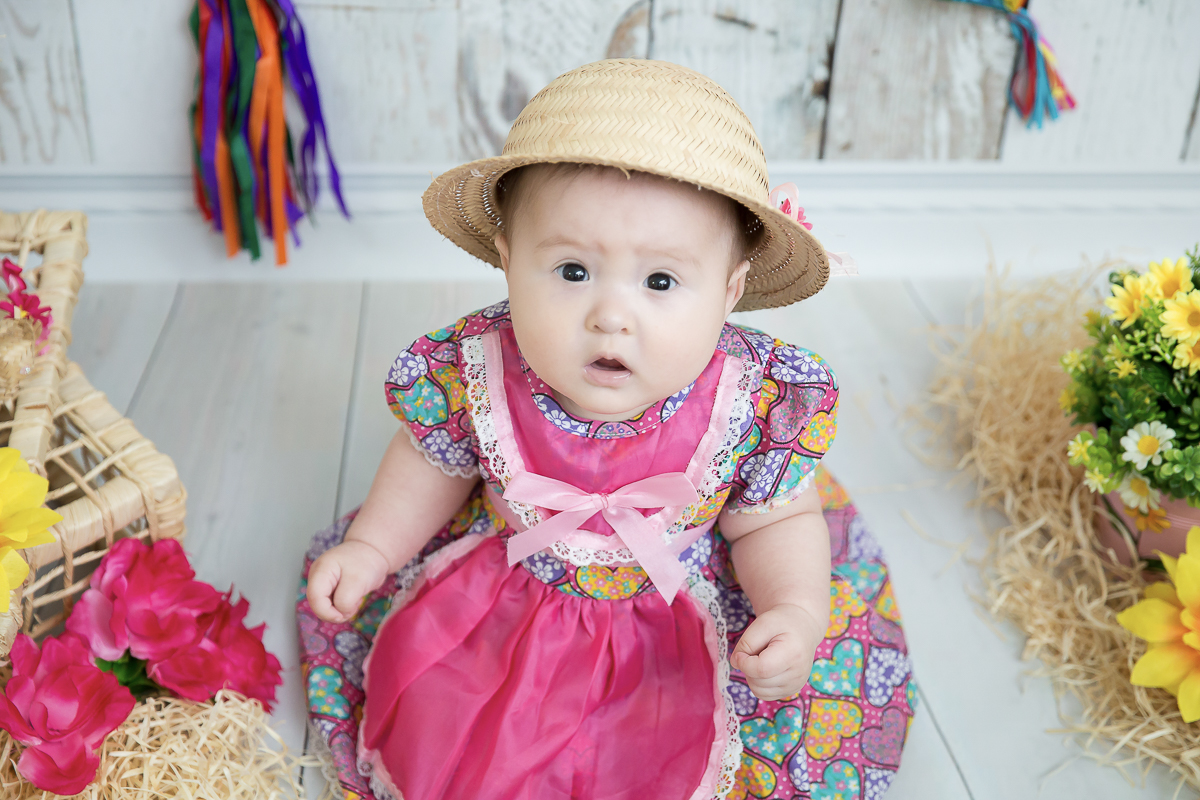 sessão seis meses yanne acompanhamento trimestral anjinho na lua caipirinha festa junina sessão temática papai mamãe estúdio rl fotografias Sorocaba brasil 