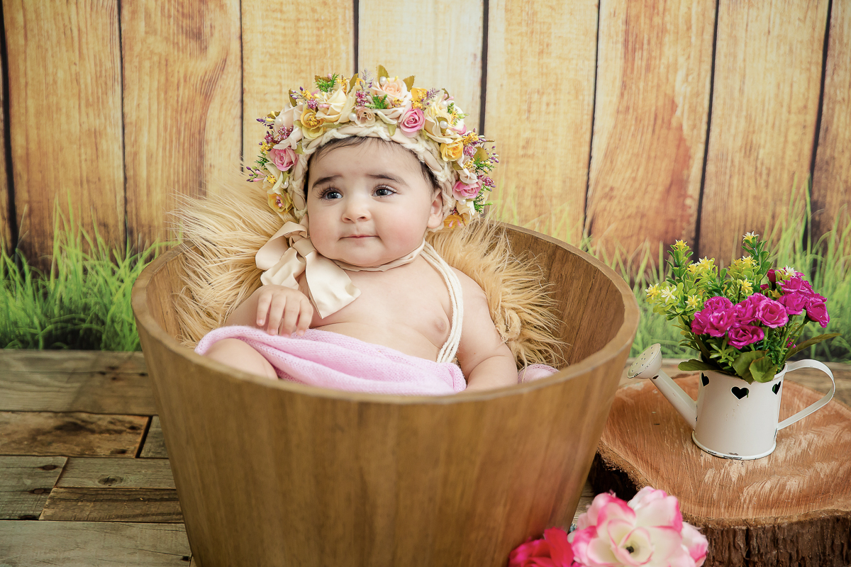 ensaio Alice Vitória 6 meses, florzinha no jardim