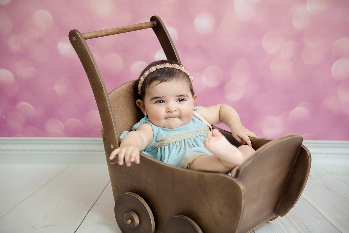 ensaio Alice Vitória 6 meses, bebe no carrinho