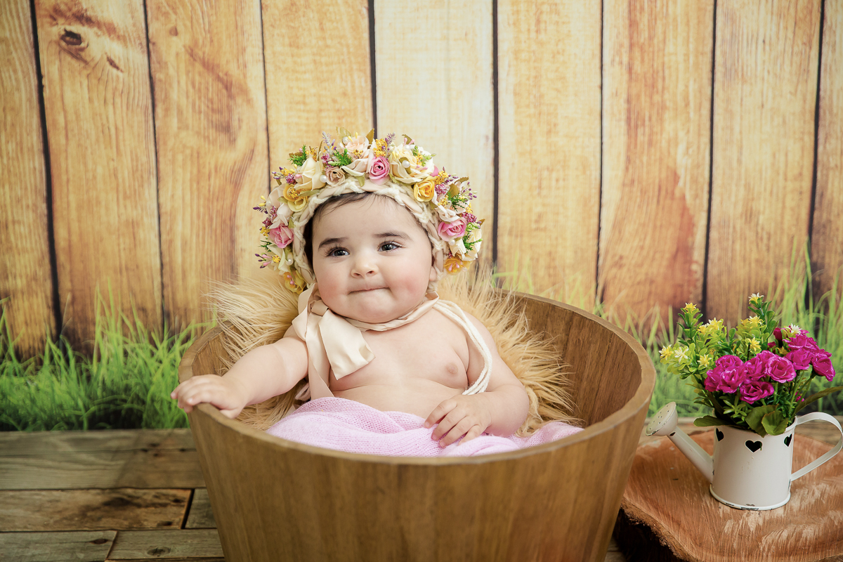 ensaio Alice Vitória 6 meses, florzinha no jardim