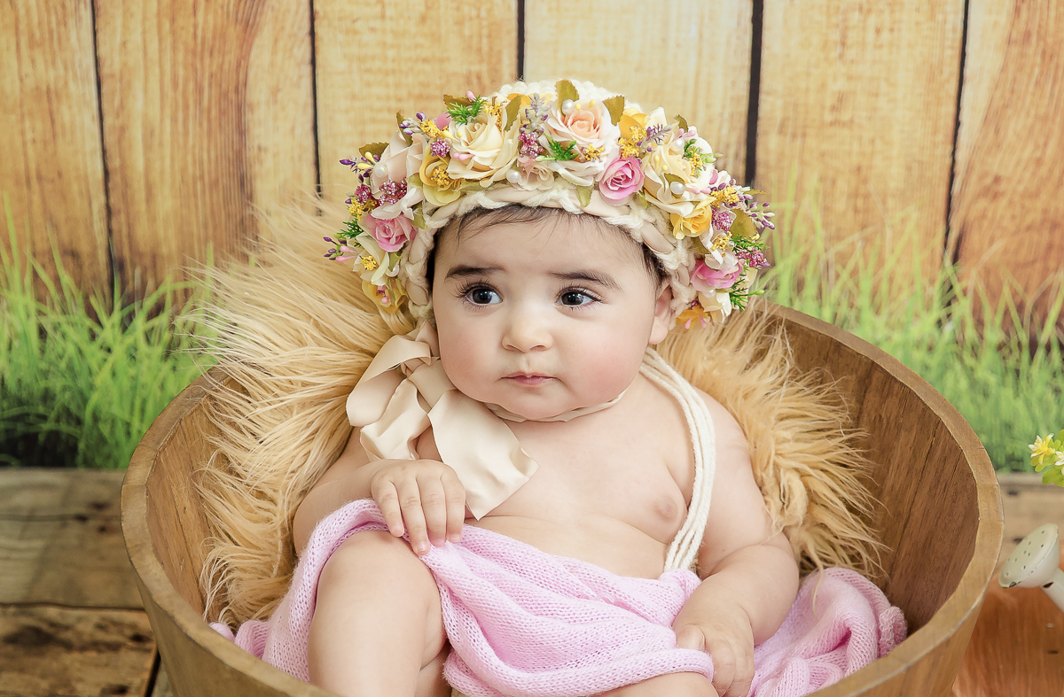 ensaio Alice Vitória 6 meses, florzinha no jardim